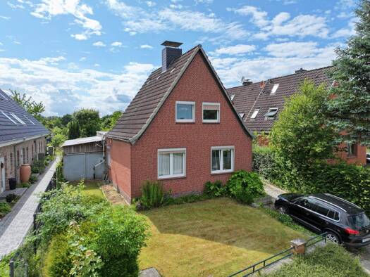 Einfamilienhaus zum Kauf 415.000 € 6 Zimmer 120 m² 914 m² Grundstück frei ab 01.10.2025 Bad Oldesloe 23843
