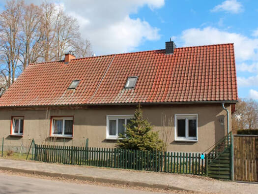 Doppelhaushälfte zum Kauf 180.000 € 4 Zimmer 99 m² 1.109 m² Grundstück Wustrow Oderaue 16259