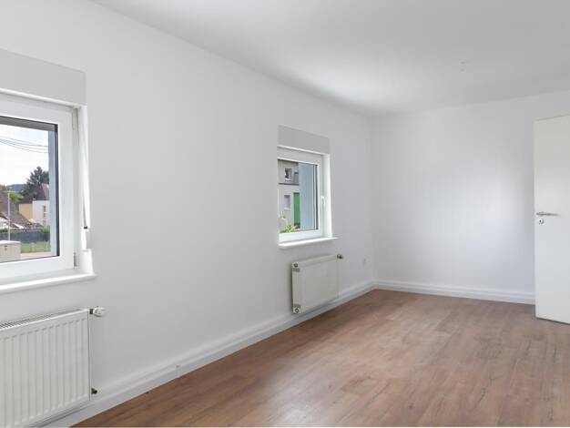 Reihenmittelhaus zum Kauf provisionsfrei 335.000 € 8 Zimmer 169,8 m² 243 m² Grundstück frei ab sofort Ehrang Trier 54293
