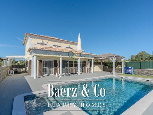 Villa zum Kauf 790.000 € 248 m² 666 m² Grundstück Loulé (São Clemente)