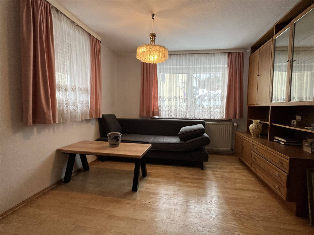 Immobilie in Burgthann - Einziehen und wohlfühlen: Solides Haus direkt in Burgthann zum attraktiven Preis!!! - Bild 1