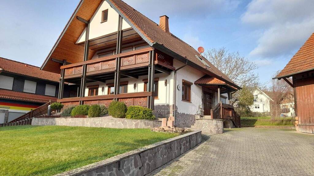 Einfamilienhaus zum Kauf 630.000 € 8 Zimmer 240 m² 1.400 m² Grundstück Bieber Biebergemünd 63599