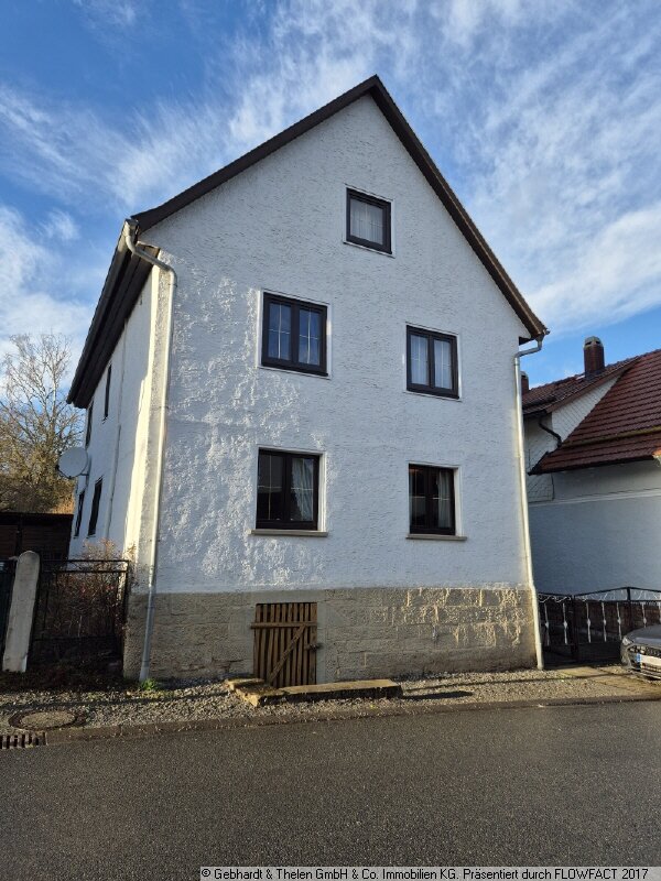 Einfamilienhaus zum Kauf 215.000 € 6 Zimmer 135 m²<br/>Wohnfläche 619 m²<br/>Grundstück Schulstraße 6 Sülzfeld 98617