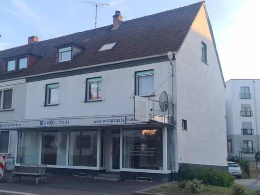 Haus zum Kauf 280.000 € 9 Zimmer 230 m² 283 m² Grundstück Homburg Homburg 66424