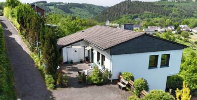 Einfamilienhaus zum Kauf 249.000 € 4 Zimmer 140 m² 3.000 m² Grundstück Dedenborn Simmerath 52152
