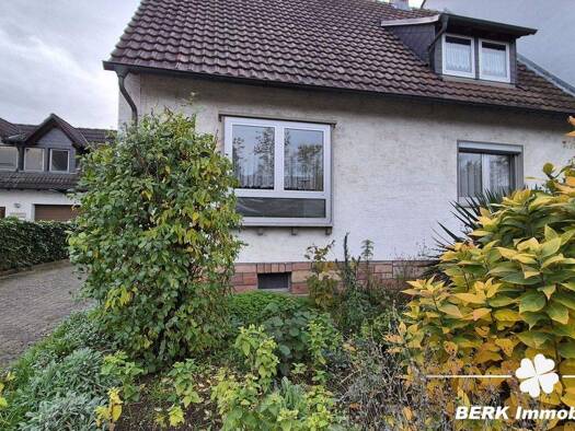 Doppelhaushälfte zum Kauf 298.000 € 4 Zimmer 119 m² 674 m² Grundstück Stockstadt am Main 63811