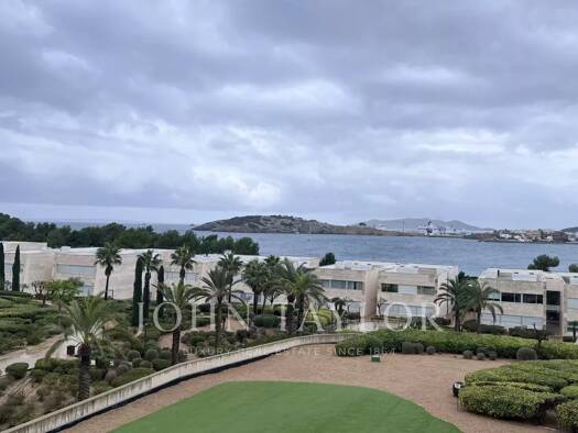 Studio zur Miete provisionsfrei 11.917 € 320 m² 1. Geschoss frei ab sofort Cap Martinet 07819