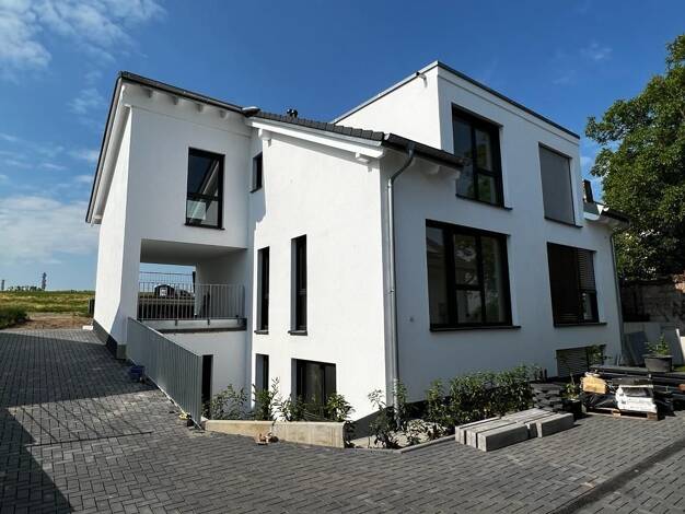 Doppelhaushälfte zur Miete 2.500 € 6 Zimmer 159,7 m² 100 m² Grundstück frei ab 01.01.2026 Weisenau Mainz 55130