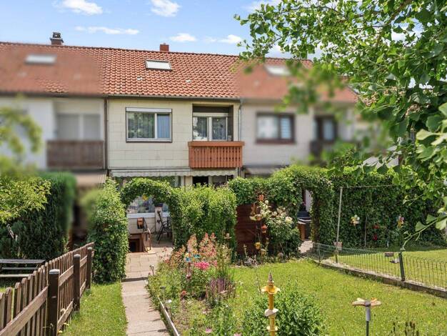 Reihenmittelhaus zum Kauf 290.000 € 5 Zimmer 105 m² 214 m² Grundstück Biberach Biberach an der Riß 88400