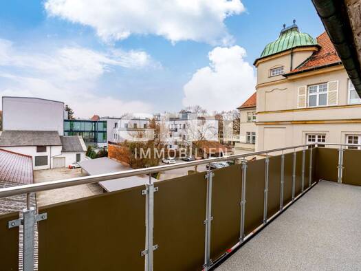 Wohnung zur Miete 720 € 3 Zimmer 122 m² 3. Geschoss frei ab 01.10.2026 Straubing 94315