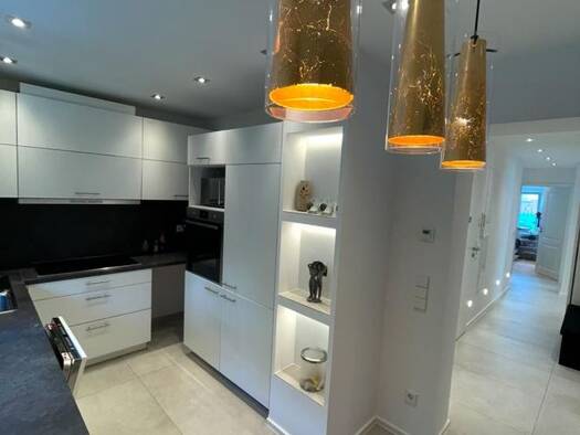 WG-Zimmer zur Miete 1.490 € 3,5 Zimmer 72 m² Geschoss 1/3 frei ab 15.05.2026 Landhausstraße Ost Stuttgart 70186