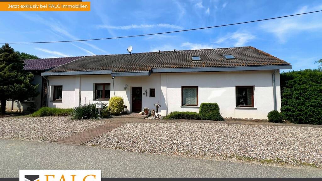 Doppelhaushälfte zum Kauf 249.900 € 5 Zimmer 212 m² 2.845 m² Grundstück Kuhlen Kuhlen-Wendorf 19412