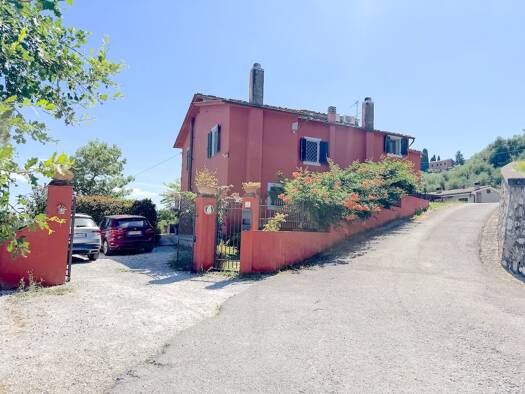 Bauernhaus zum Kauf 635.000 € 7 Zimmer 250 m² 1.400 m² Grundstück Panoranmablick Pescia 51017