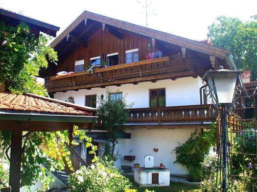Mehrfamilienhaus zum Kauf 1.195.000 € 14 Zimmer 366 m² 1.329 m² Grundstück frei ab 01.09.2026 Großhelfendorf Aying 85653