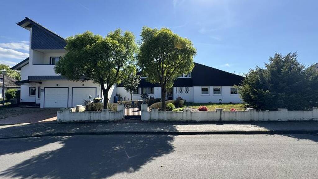 Haus zum Kauf 295.000 € 7 Zimmer 255 m² 1.000 m² Grundstück Garrel 49681