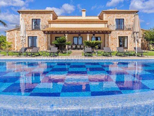 Landhaus zum Kauf provisionsfrei 3.150.000 € 8 Zimmer 444 m² 18.000 m² Grundstück Espinagar 07689