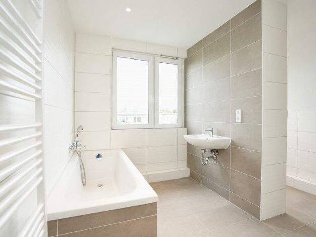 Wohnung zur Miete 361 € 2 Zimmer 57,3 m² 2. Geschoss frei ab 04.05.2026 Ernst-Enge-Str. 12 Gablenz Chemnitz 09127