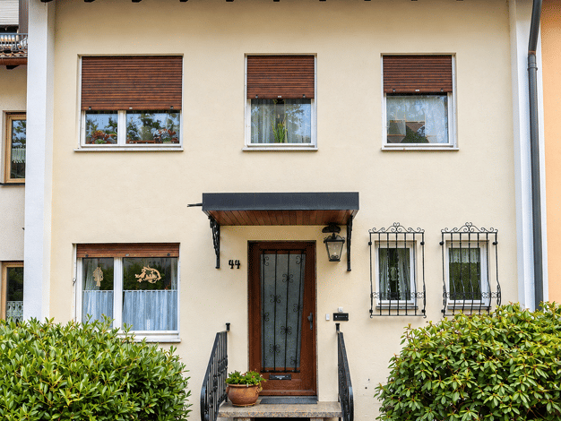 Reihenhaus zum Kauf 399.900 € 1 Zimmer frei ab sofort Schwaig Schwaig bei Nürnberg 90571