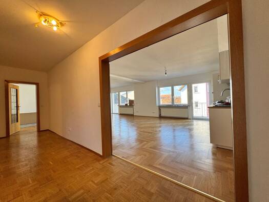 Wohnung zur Miete 2.200 € 5,5 Zimmer 185 m² Geschoss 1/2 frei ab sofort Kilianstädten Schöneck 61137