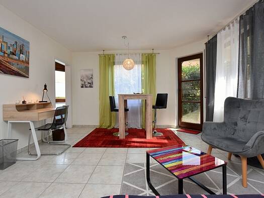 Wohnung zur Miete Wohnen auf Zeit 1.100 € 1 Zimmer 35 m² frei ab 01.09.2025 Kaltental Stuttgart 70569