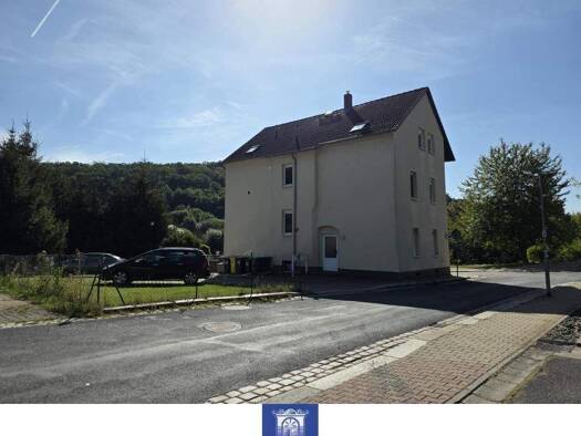 Wohnung zur Miete 300 € 3 Zimmer 75 m² Roßwein 04741