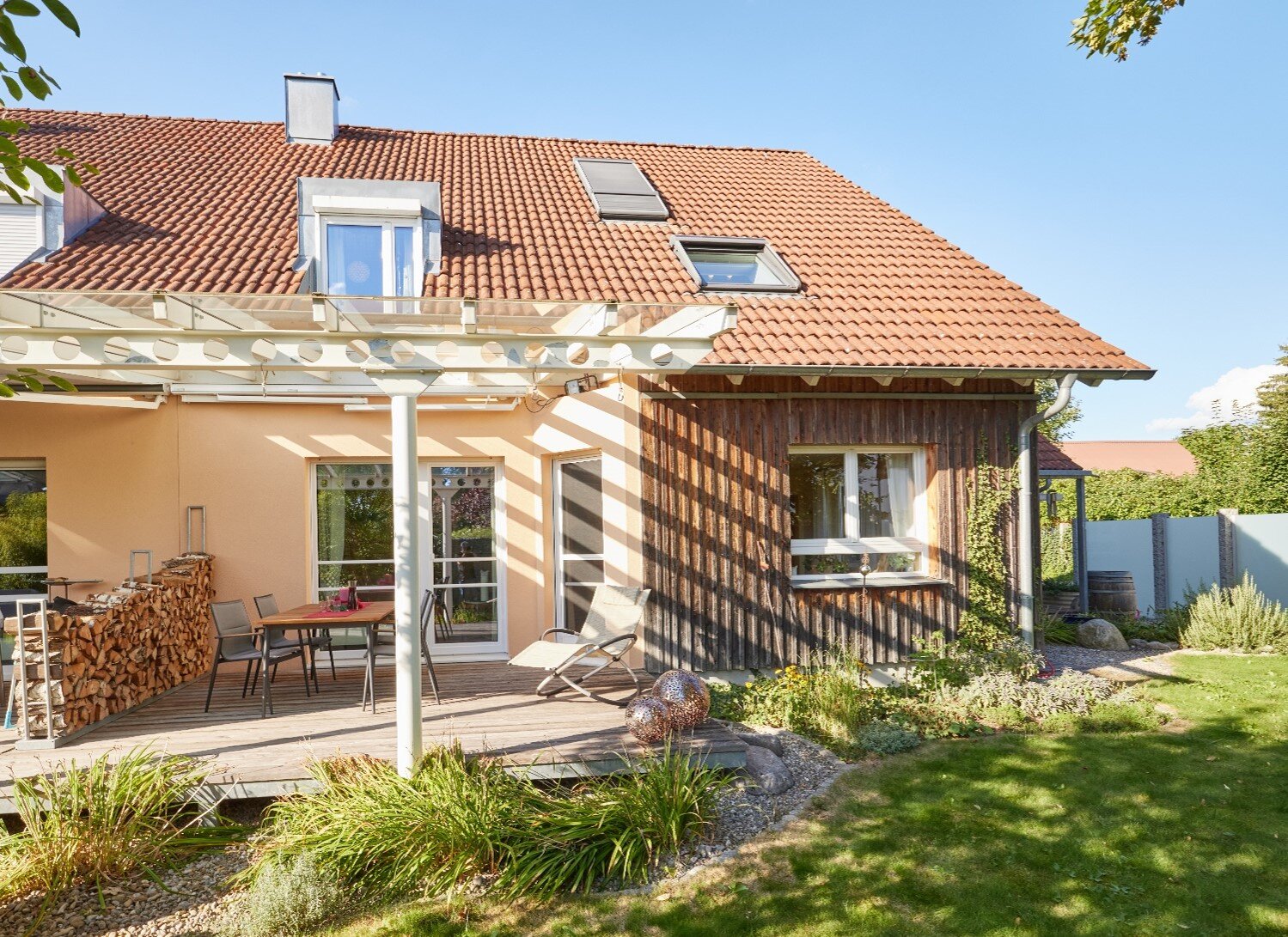 Haus zum Kauf 890.000 € 7,5 Zimmer 202 m²<br/>Wohnfläche 660 m²<br/>Grundstück ab sofort<br/>Verfügbarkeit Bobinger Straße 103c Inningen Augsburg 86199