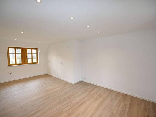 Wohnung zur Miete 880 € 3 Zimmer 88,8 m² 1. Geschoss frei ab 01.03.2026 Bad Kösen Naumburg (Saale) 06628