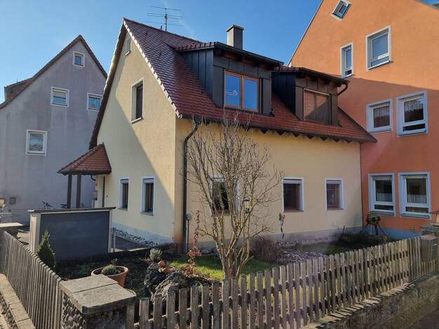 Einfamilienhaus zur Miete 970 € 3 Zimmer 90,1 m² 118 m² Grundstück frei ab sofort Nürnberger Straße 21 Großhabersdorf Großhabersdorf 90613