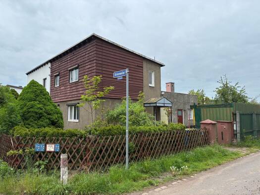 Doppelhaushälfte zum Kauf 105.000 € 3,5 Zimmer 84 m² 713 m² Grundstück Birkenweiler Neustädter Feld Neustädter Feld 39128