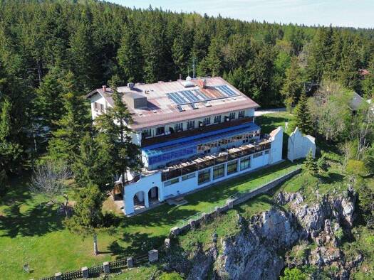 Sonstiges zum Kauf als Kapitalanlage geeignet 1.790.000 € 636 m² Waldegg 2724