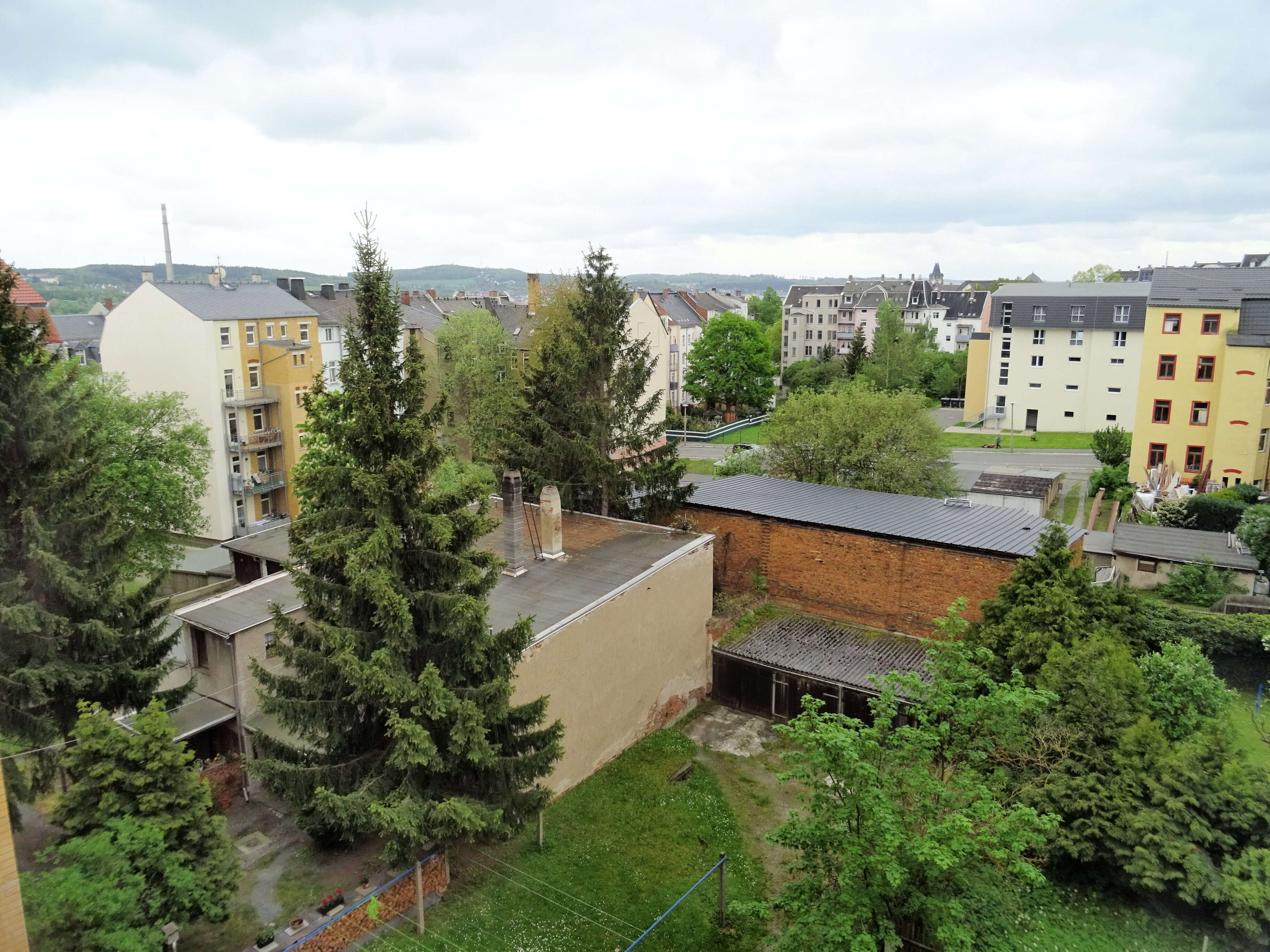 Mehrfamilienhaus zum Kauf 120.000 € 18 Zimmer 470 m²<br/>Wohnfläche 300 m²<br/>Grundstück Preißelpöhl Plauen 08525