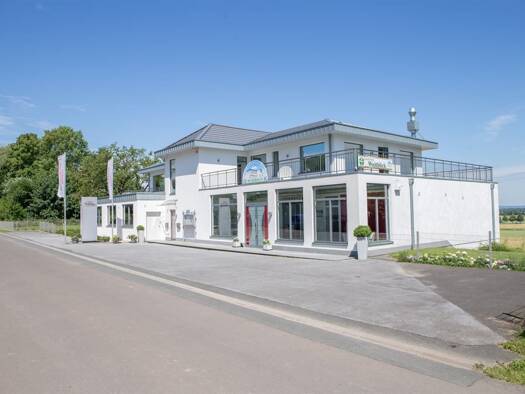 Wohn- und Geschäftshaus zum Kauf als Kapitalanlage geeignet 1.295.000 € 1.012 m² 10.245 m² Grundstück Harlinghausen Preußisch Oldendorf 32361