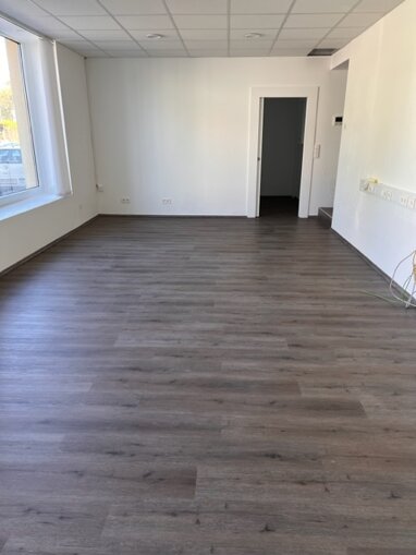 Laden zur Miete 600 € 2 Zimmer BRAUHAUSSTRAßE 21/ Lokal Schwechat / Rannersdorf 2320