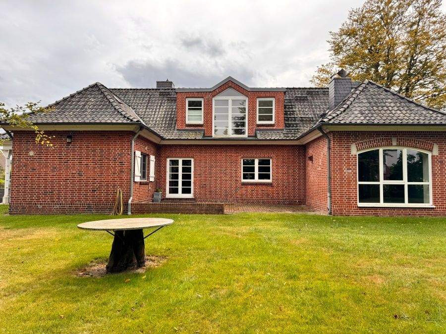 Immobilie in Bliedersdorf - Gemütliches, charmantes und familiengerechtes Einfamilienhaus mit großzügigem, eingewachsenem Grundstück zu verkaufen - Bild 1