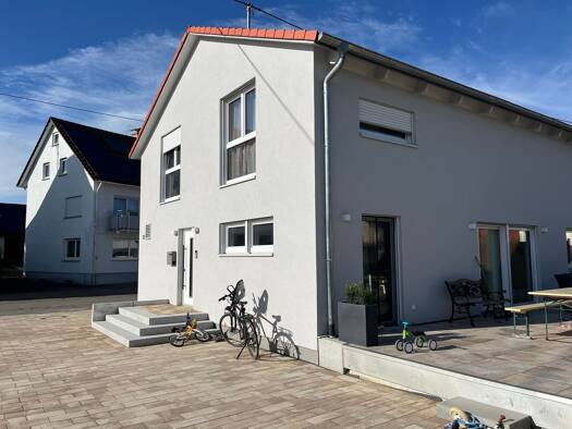 Einfamilienhaus zur Miete 1.660 € 6,5 Zimmer 204 m² frei ab 01.04.2026 Heinstetten Meßstetten 72469