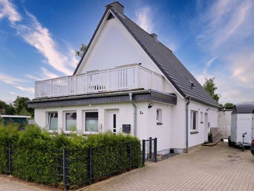 Einfamilienhaus zum Kauf provisionsfrei 320.000 € 6 Zimmer 123 m² 800 m² Grundstück frei ab sofort Biernatzkistraße 2 Friedrichstadt 25840