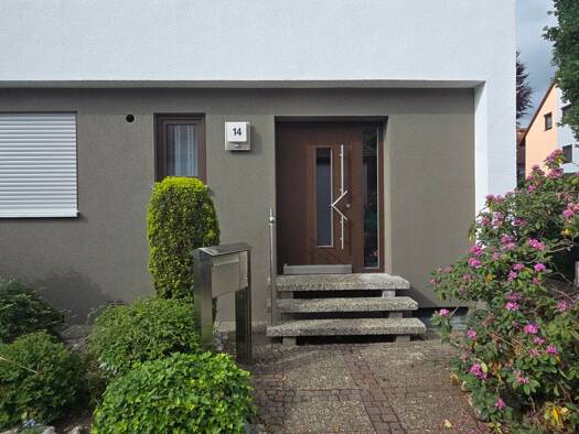 Reihenhaus zur Miete 1.900 € 8 Zimmer 194 m² frei ab 01.03.2026 Weiherhof Zirndorf 90513