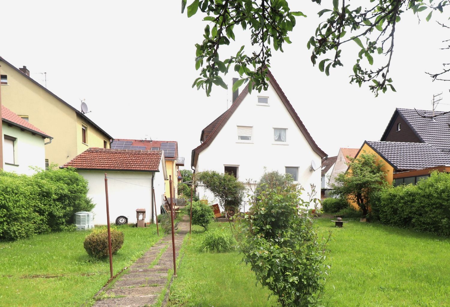 Einfamilienhaus zum Kauf 380.000 € 6 Zimmer 121 m²<br/>Wohnfläche 320 m²<br/>Grundstück Wendlingen Wendlingen am Neckar 73240