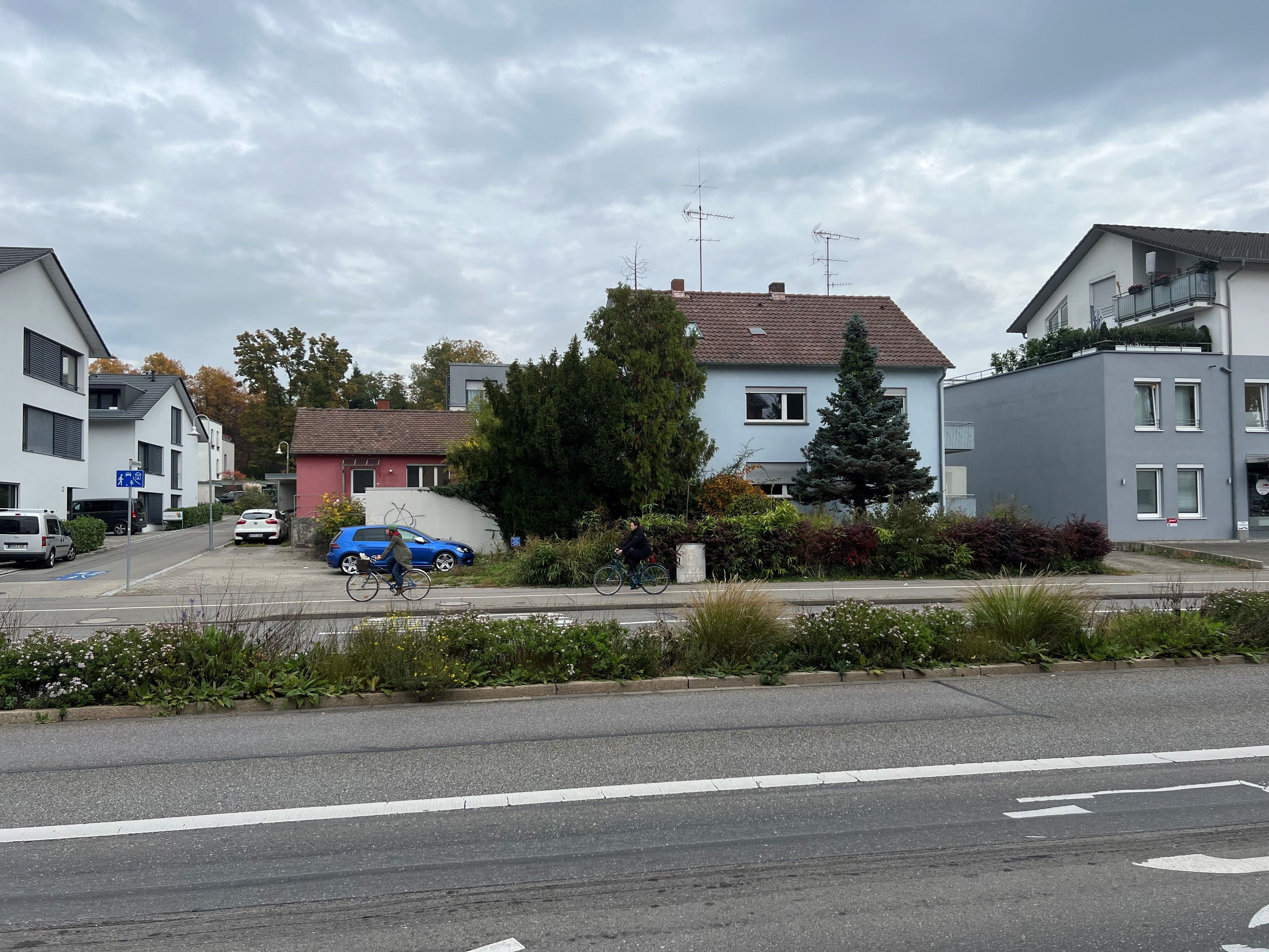 Mehrfamilienhaus zum Kauf provisionsfrei als Kapitalanlage geeignet 1.100.000 € 12 Zimmer 250 m²<br/>Wohnfläche 667 m²<br/>Grundstück Wollmatinger Straße 52 Petershausen-West Konstanz 78467