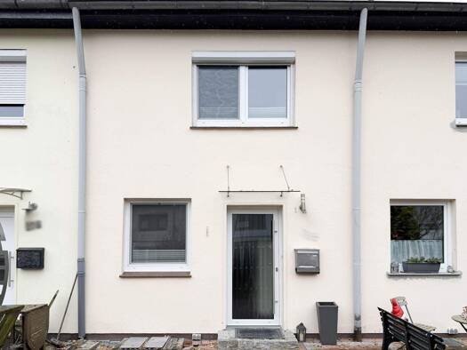 Reihenmittelhaus zum Kauf 329.000 € 4 Zimmer 103 m² 150 m² Grundstück frei ab 01.02.2026 Neue Vahr Südwest Bremen 28329