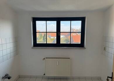 Wohnung zur Miete 265 € 2 Zimmer 56 m² Dachgeschoss, 3. Geschoss Neuwegerslebener Straße 12 Hornhausen Oschersleben 39387