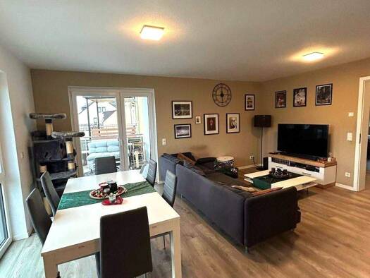 Wohnung zur Miete 833 € 3 Zimmer 80,7 m² 1. Geschoss frei ab 01.03.2026 Biewererstraße 185 Biewer Trier 54293