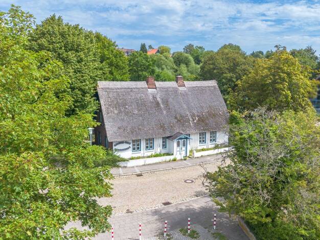 Haus zum Kauf 5 Zimmer 693 m² Grundstück Möltenort Heikendorf 24226