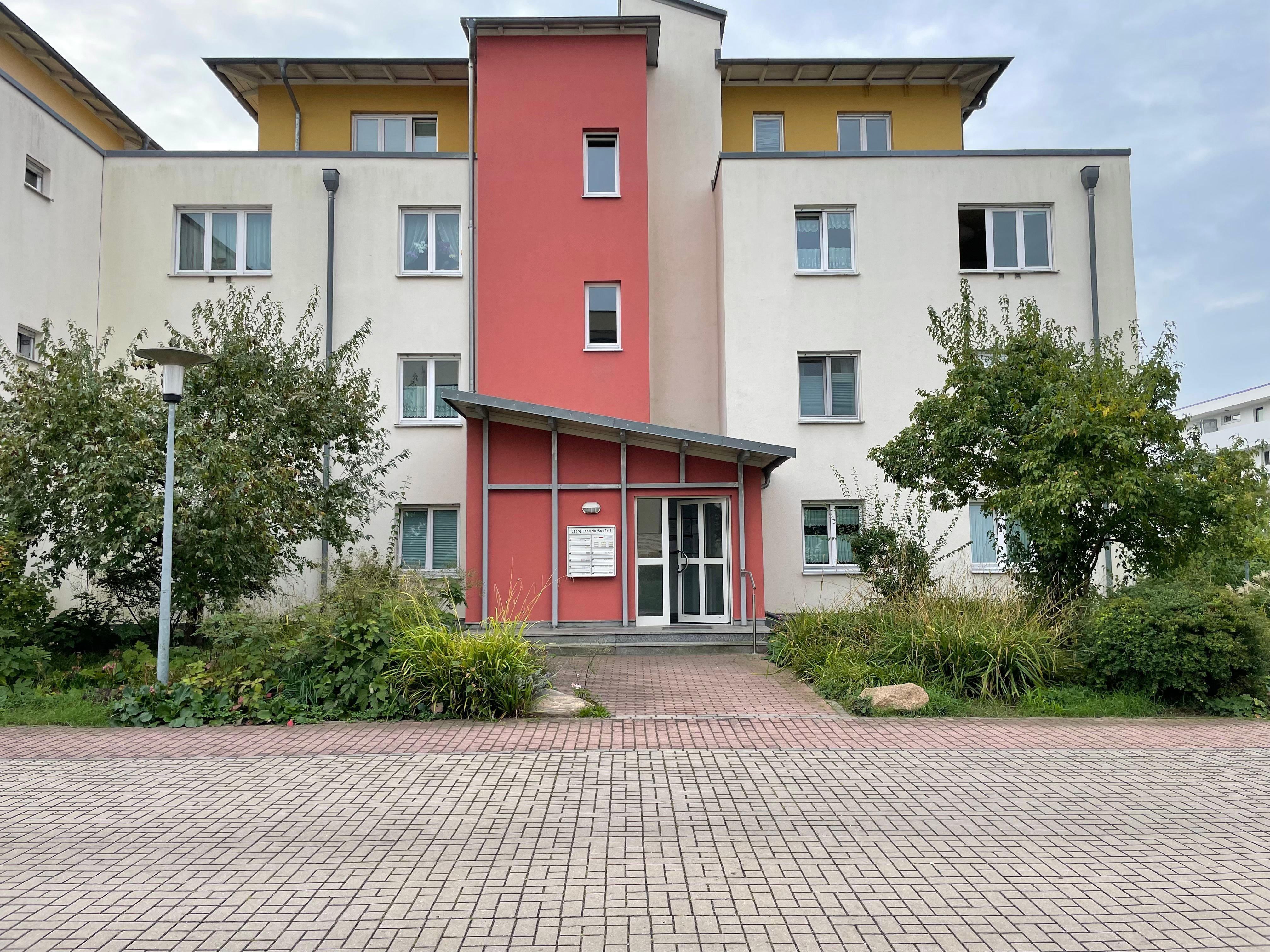 Wohnung zur Miete 960 € 3 Zimmer 79,4 m²<br/>Wohnfläche 2.<br/>Geschoss 15.12.2024<br/>Verfügbarkeit Georg-Eberlein-Str. 1-2.OG Uhlandstraße Nürnberg 90408