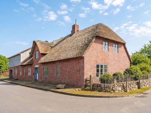 Haus zum Kauf 2.480.000 € 8 Zimmer 320 m² 999 m² Grundstück Utersum 25938