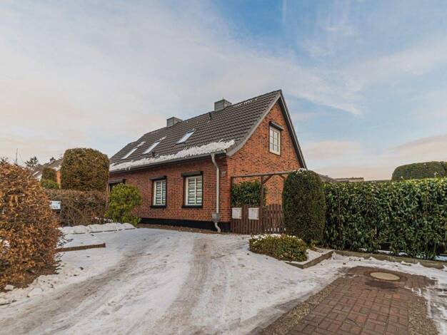 Doppelhaushälfte zum Kauf 579.900 € 5,5 Zimmer 176 m² 518 m² Grundstück Wedel 22880