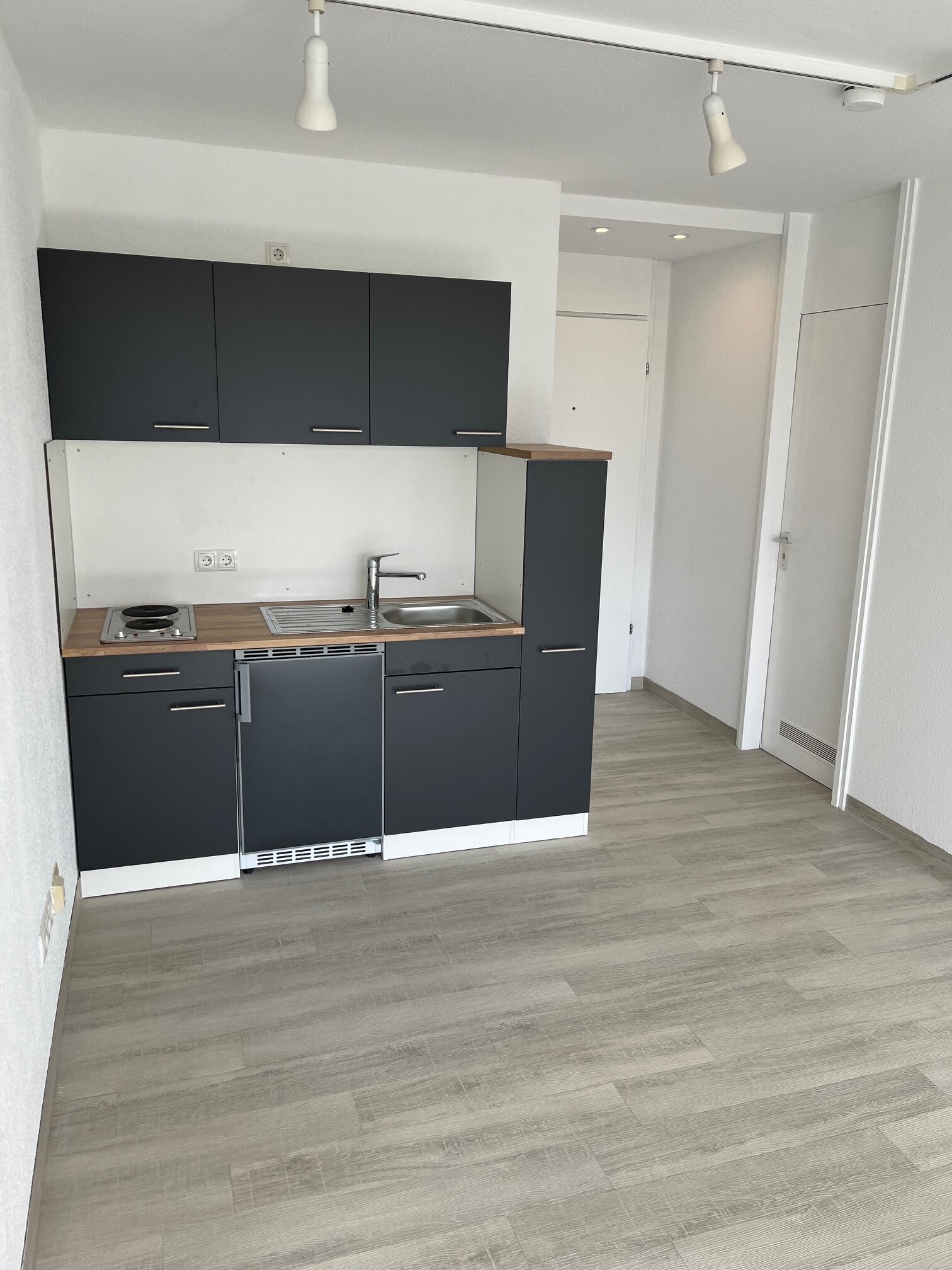 Wohnung zur Miete 540 € 1 Zimmer 42 m²<br/>Wohnfläche 7.<br/>Geschoss ab sofort<br/>Verfügbarkeit Gartenstraße 2 Busenbach Waldbronn 76337