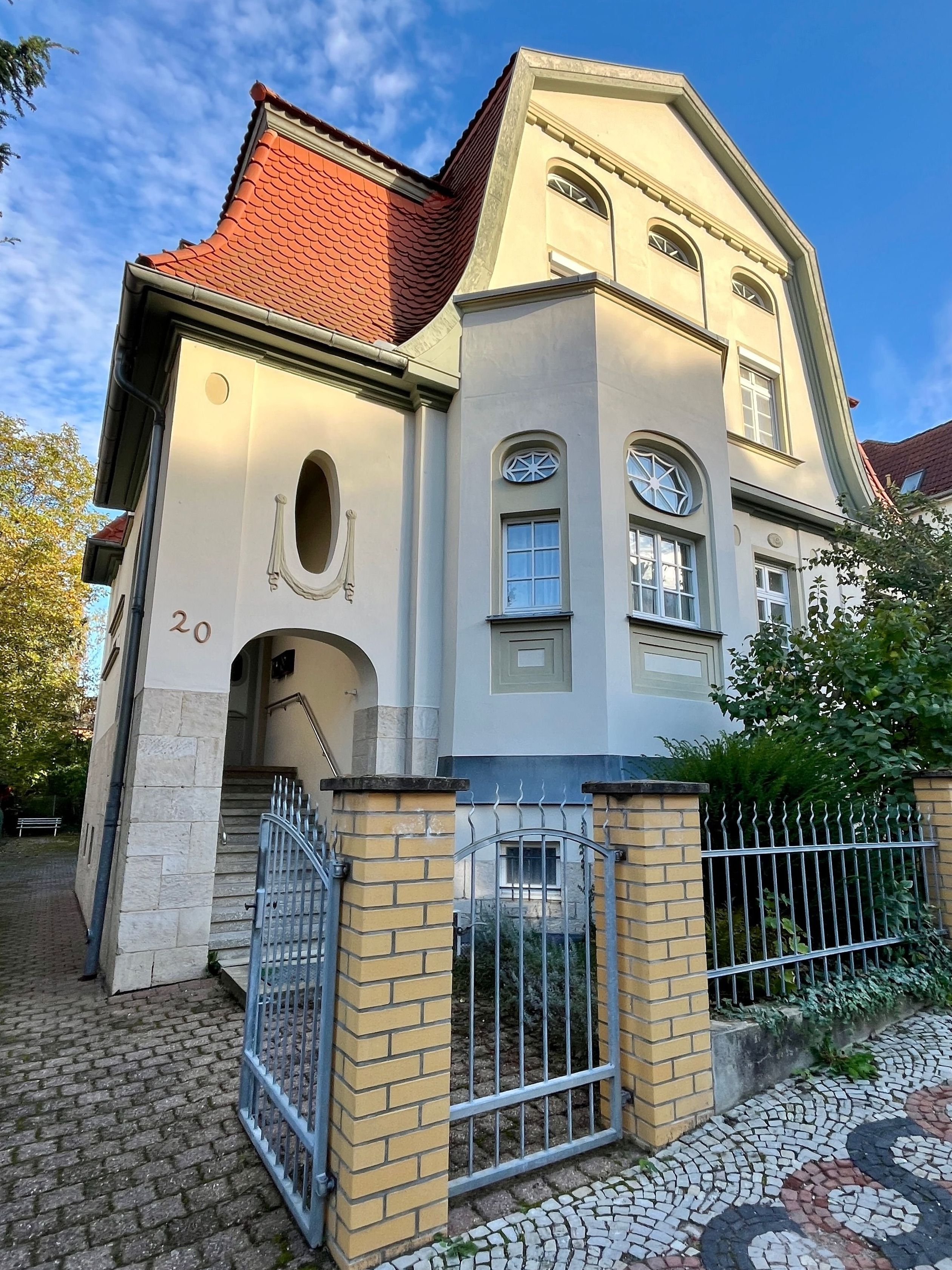 Villa zum Kauf 825.000 € 9 Zimmer 270 m²<br/>Wohnfläche 647 m²<br/>Grundstück Naumburg Naumburg (Saale) 06618