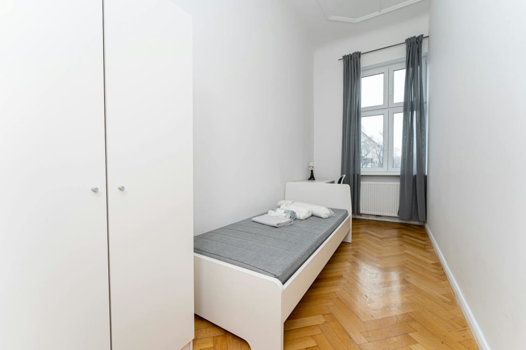 Wohnung zur Miete Wohnen auf Zeit 699 € 1 Zimmer 9 m²<br/>Wohnfläche 10.02.2025<br/>Verfügbarkeit HERMANNSTR. Neukölln Berlin 12049