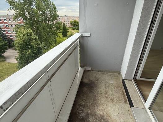 Wohnung zur Miete 378 € 3 Zimmer 57,9 m² 4. Geschoss frei ab sofort Roßlauer Straße 1 Silberhöhe Süd 06132